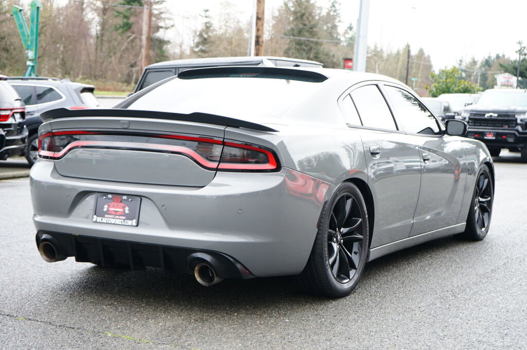 Used 2018 Dodge Charger R/T w/ Blacktop Package image 5