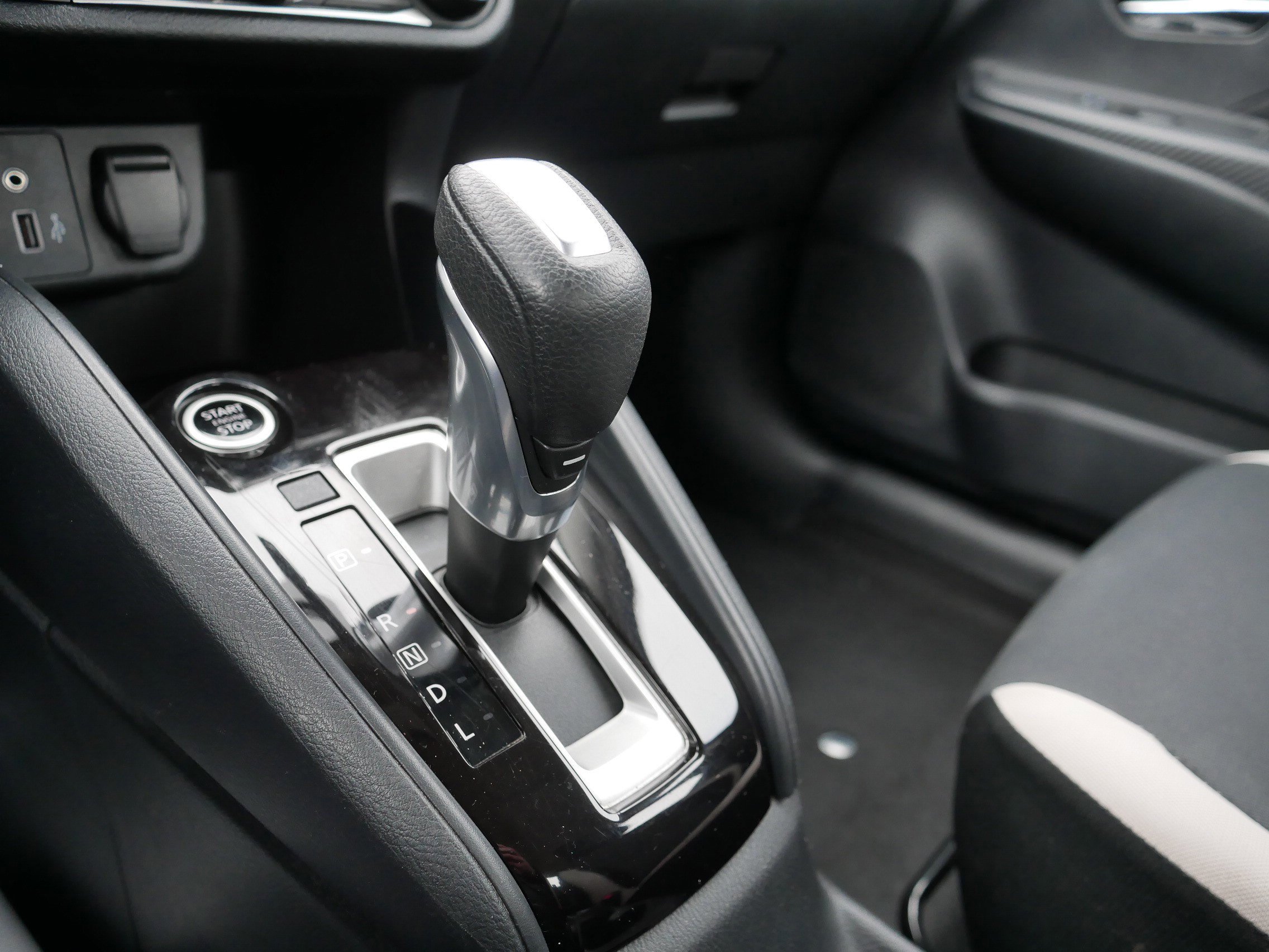 Used 2021 Nissan Versa SV image 28