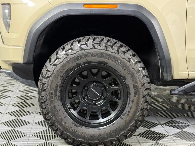 Used 2024 GMC Canyon AT4X AWD/4WD image 13