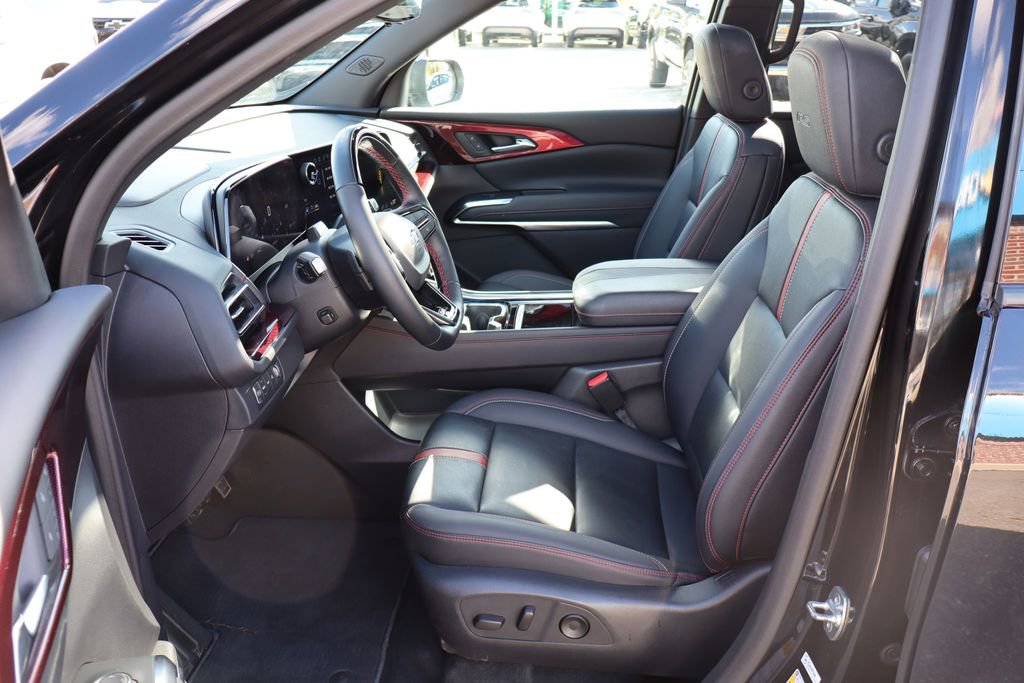 Used 2024 Chevrolet Traverse RS w/ LPO, Floor Liner Package image 13