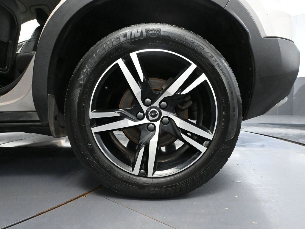 Used 2023 Volvo XC40 B5 Core AWD/4WD image 14