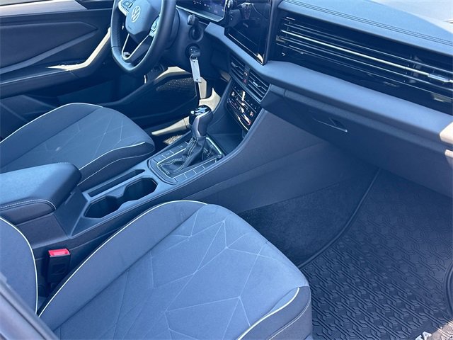 Used 2025 Volkswagen Jetta Sport image 27