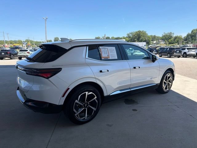 Used 2024 Chevrolet Equinox EV LT AWD/4WD image 11