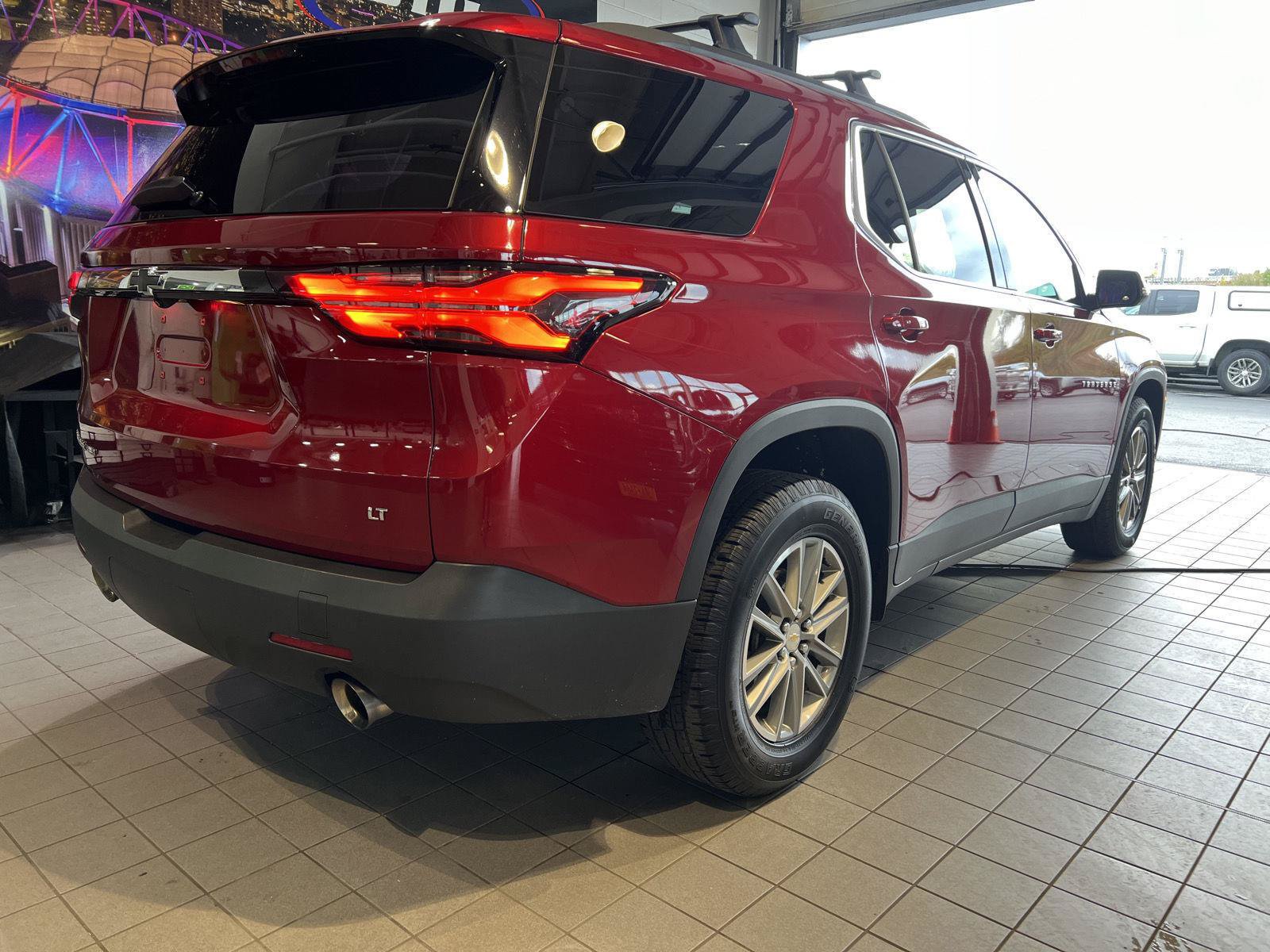 Used 2023 Chevrolet Traverse LT AWD/4WD image 6