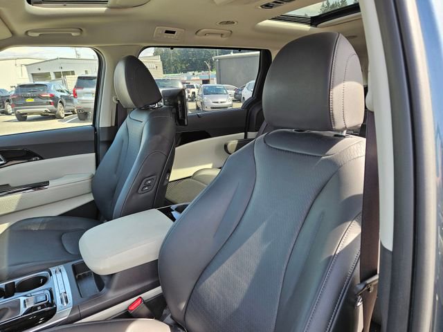 Used 2022 Kia Carnival SX Prestige image 5