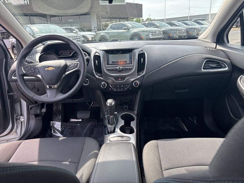 Used 2017 Chevrolet Cruze LT w/ Convenience Package FWD image 32
