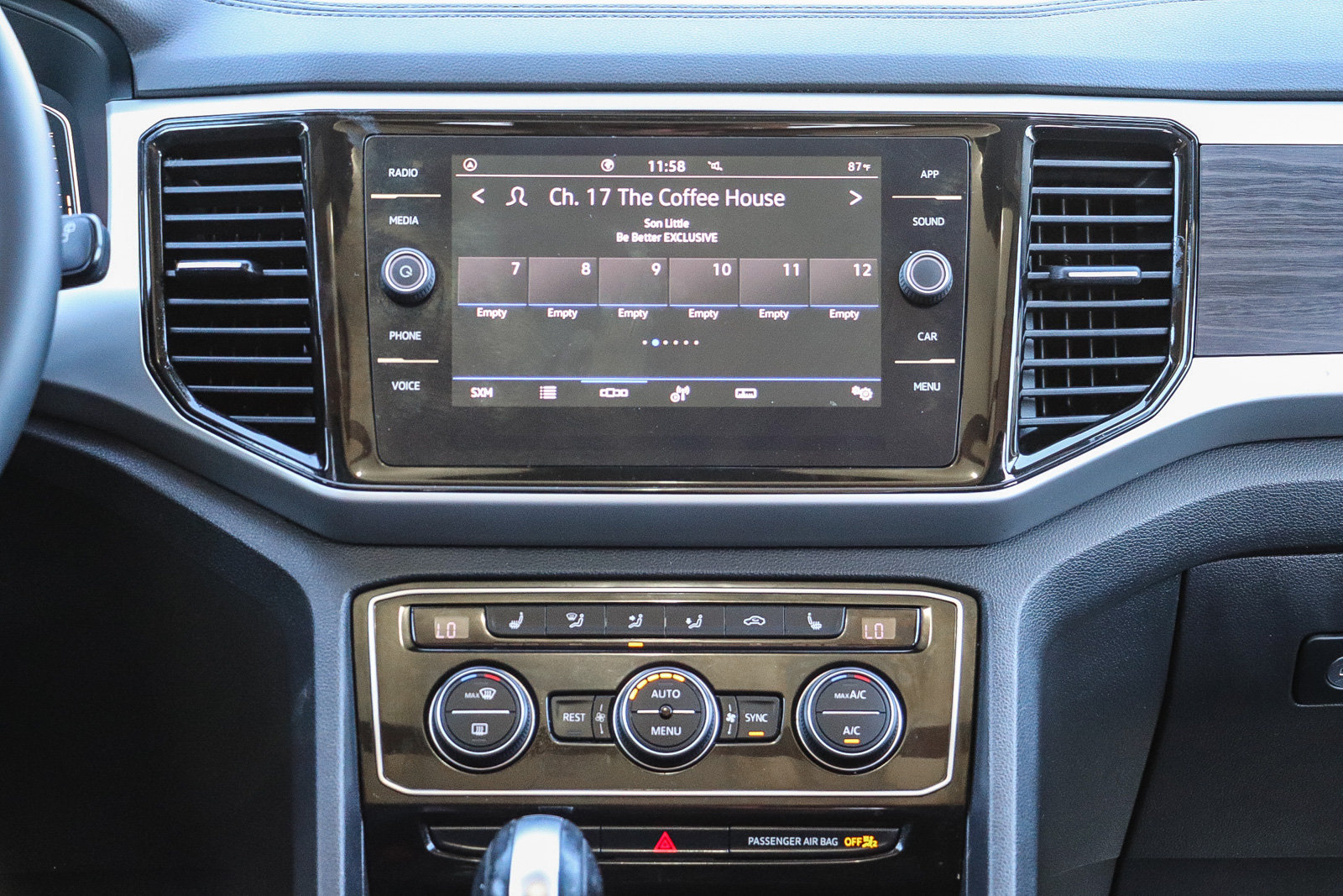 Used 2023 Volkswagen Atlas SE w/ Panoramic Sunroof Package FWD image 14