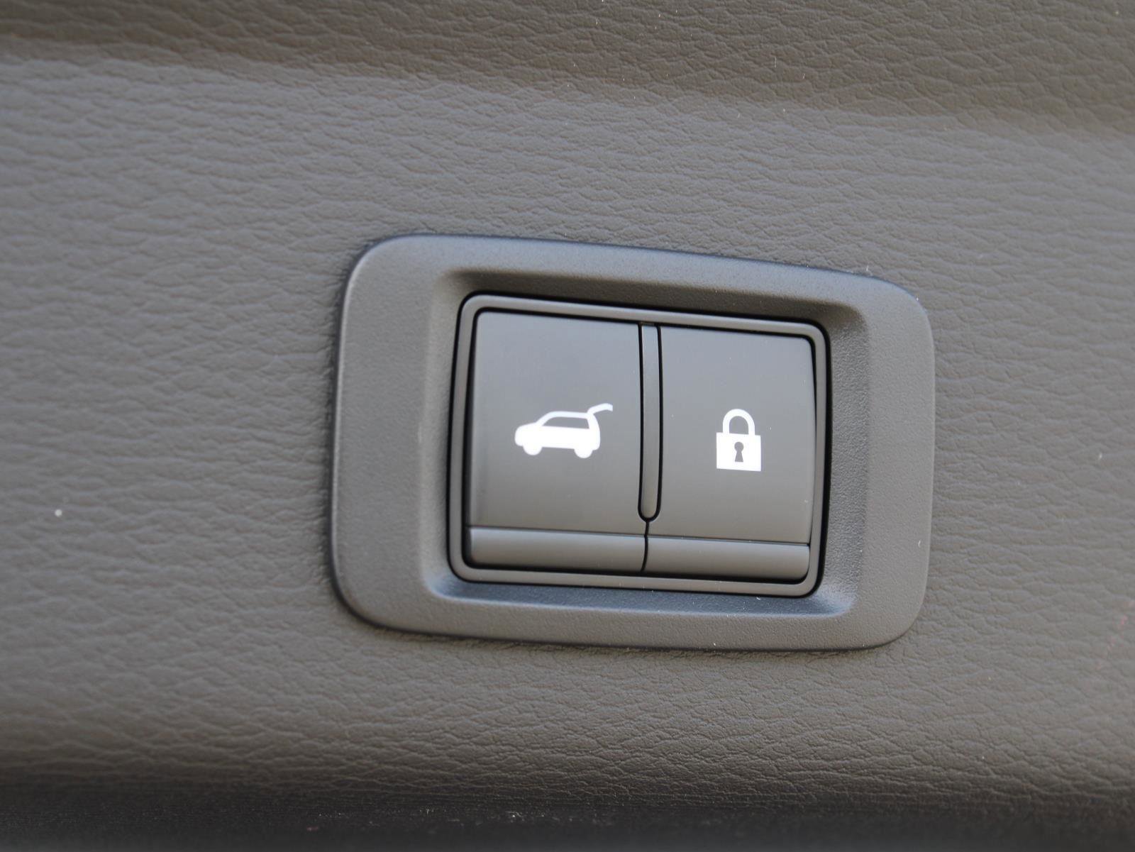 New 2026 Mitsubishi Outlander SE image 10