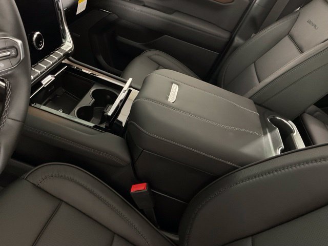 New 2026 GMC Yukon Denali w/ Denali Reserve Package AWD/4WD image 16