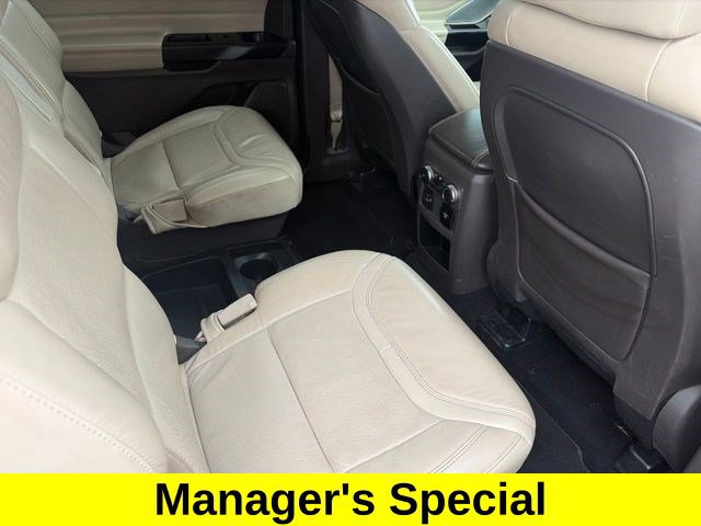 Used 2020 Ford Explorer Platinum w/ Premium Technology Package AWD/4WD image 41