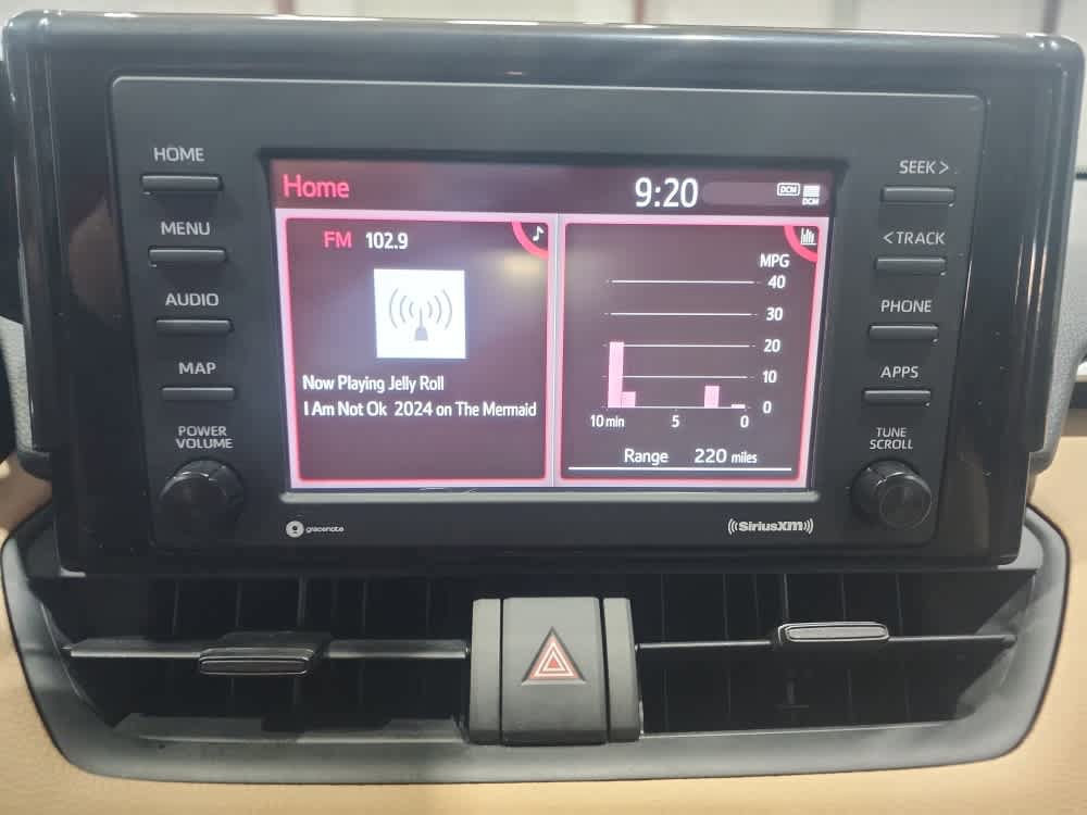 Used 2020 Toyota RAV4 LE image 25