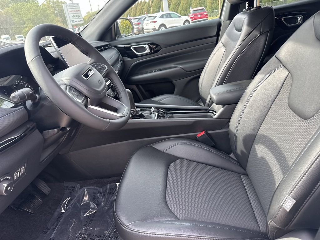 New 2026 Jeep Compass Latitude image 7