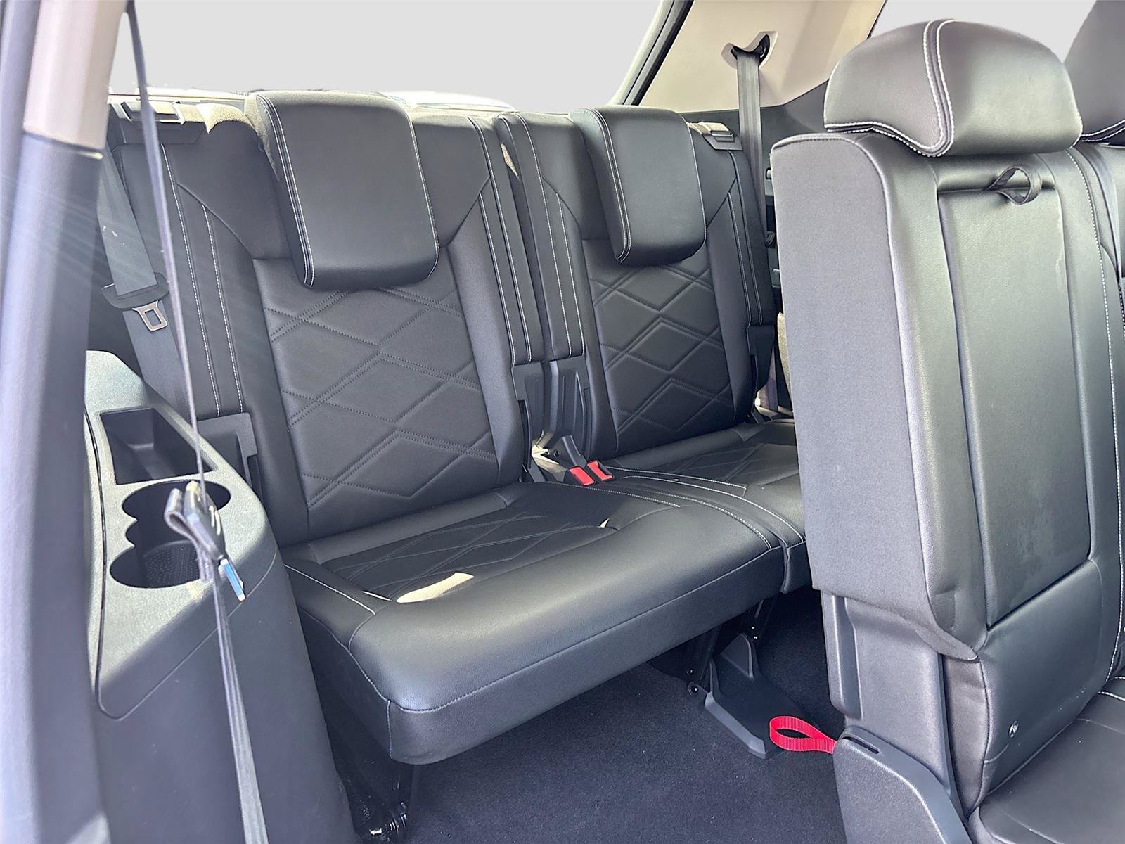 Used 2025 Volkswagen Atlas SE FWD image 30