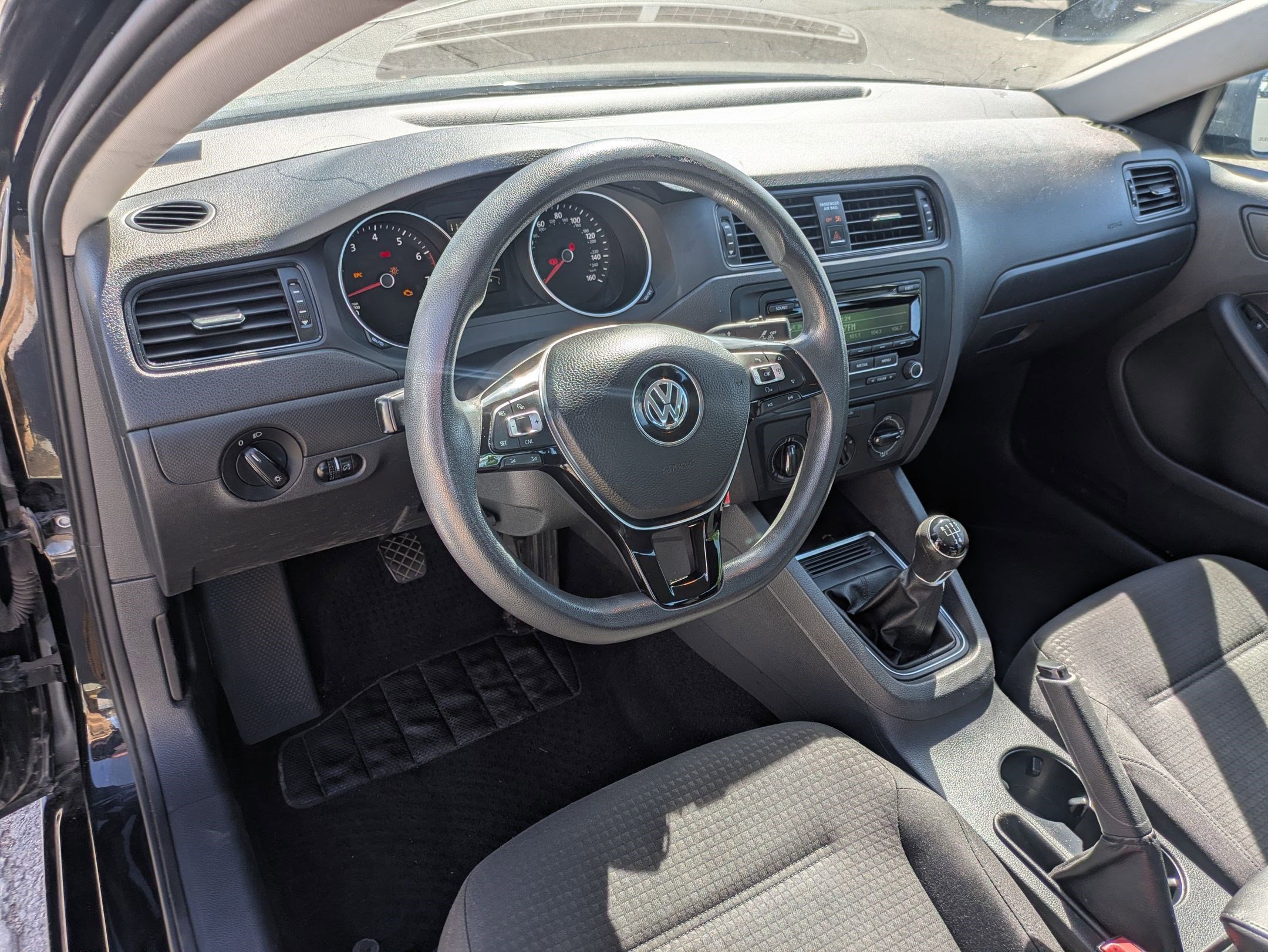 Used 2015 Volkswagen Jetta S image 16