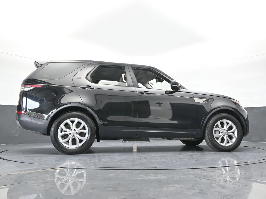 Used 2020 Land Rover Discovery SE image 59