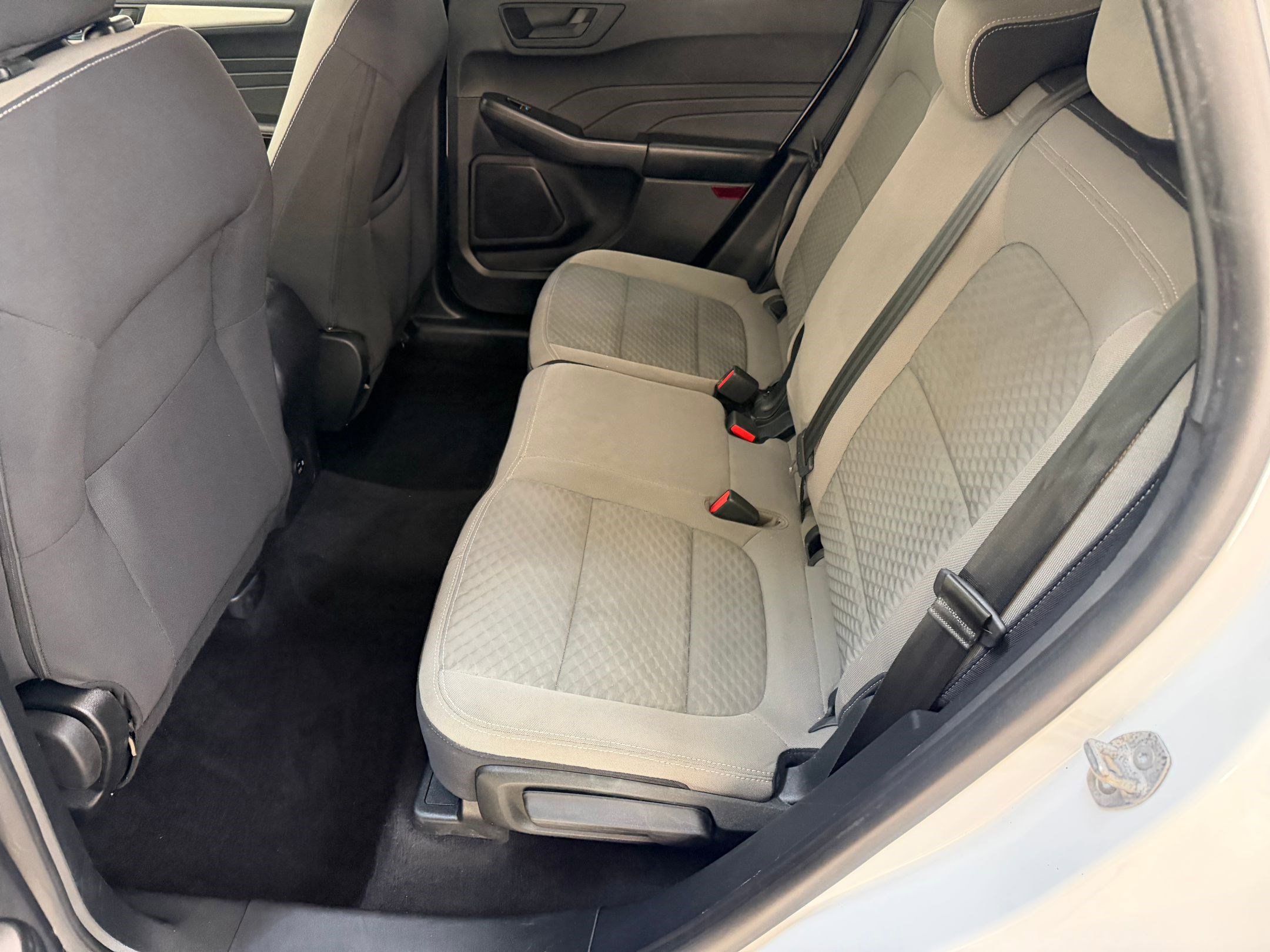 Used 2022 Ford Escape SE image 9