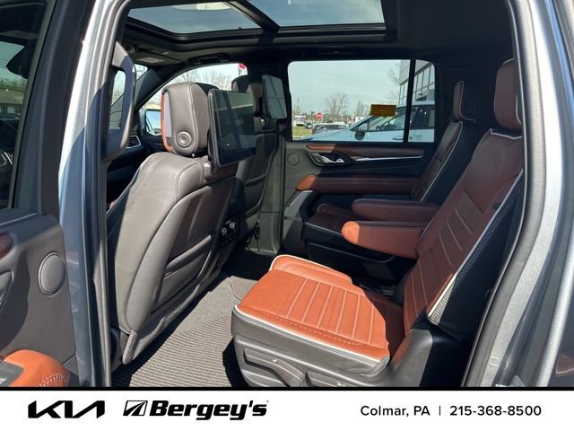 Used 2024 GMC Yukon XL Denali Ultimate image 9