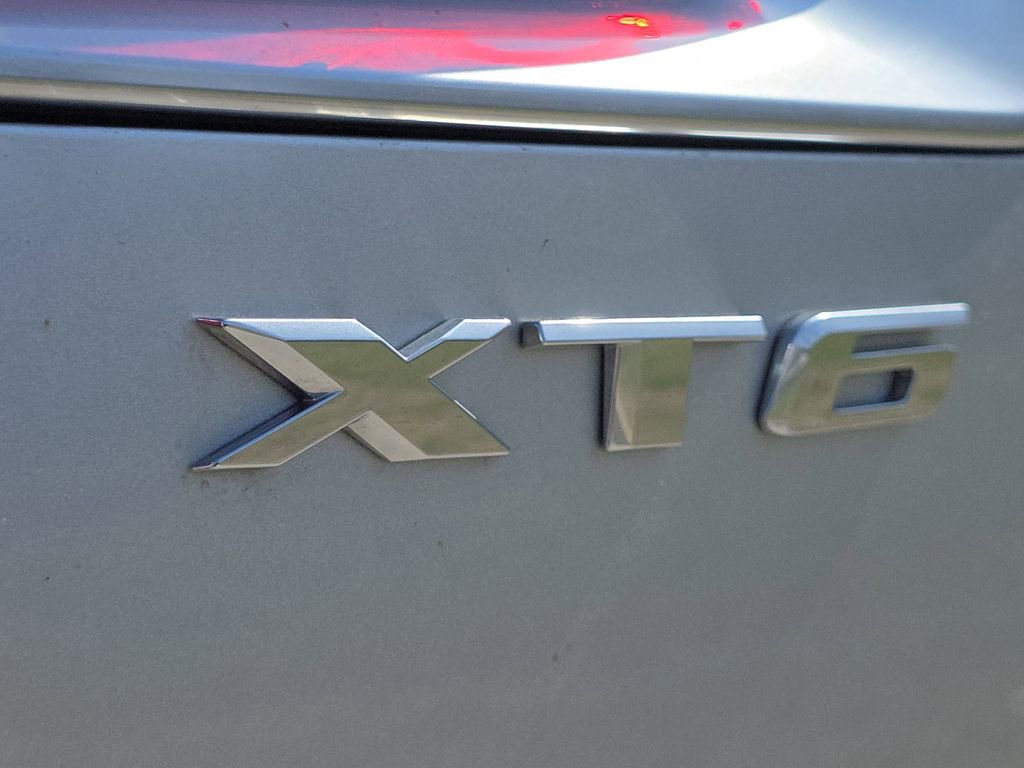 Used 2020 Cadillac XT6 Premium Luxury FWD image 32