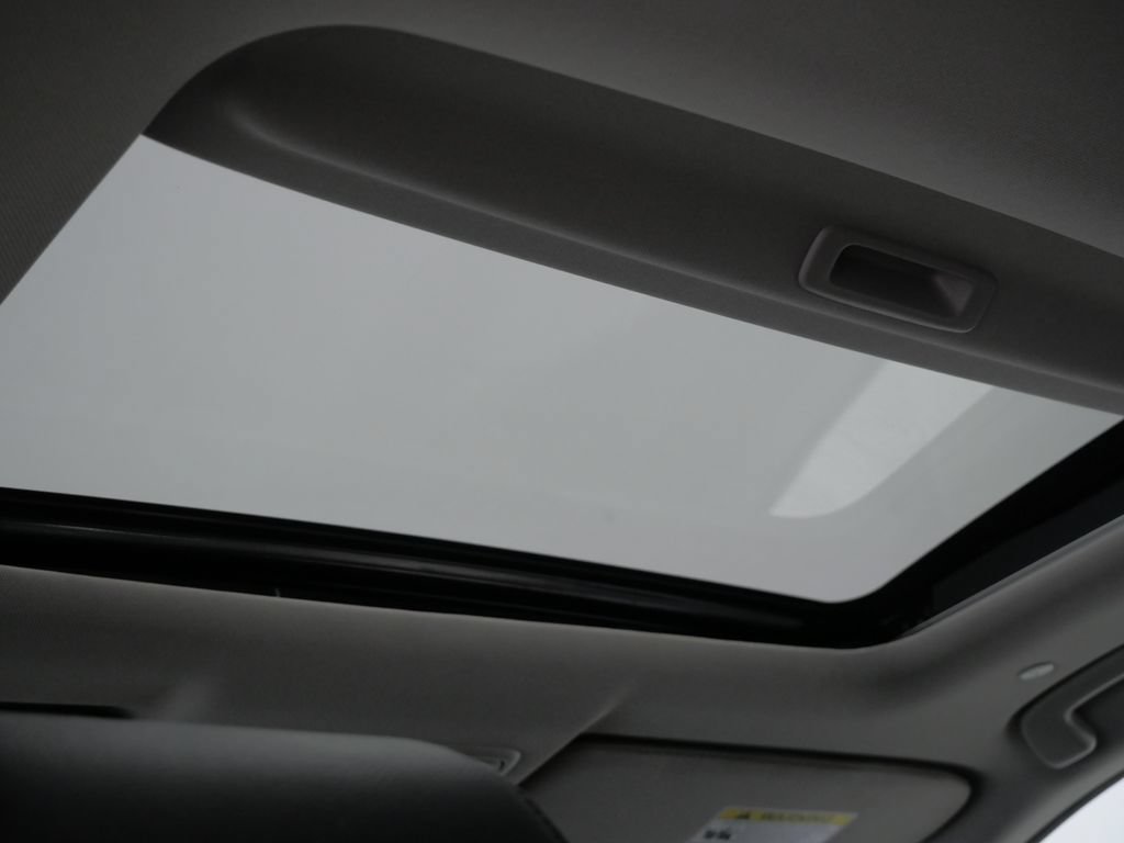 Used 2025 Honda CR-V EX-L image 4
