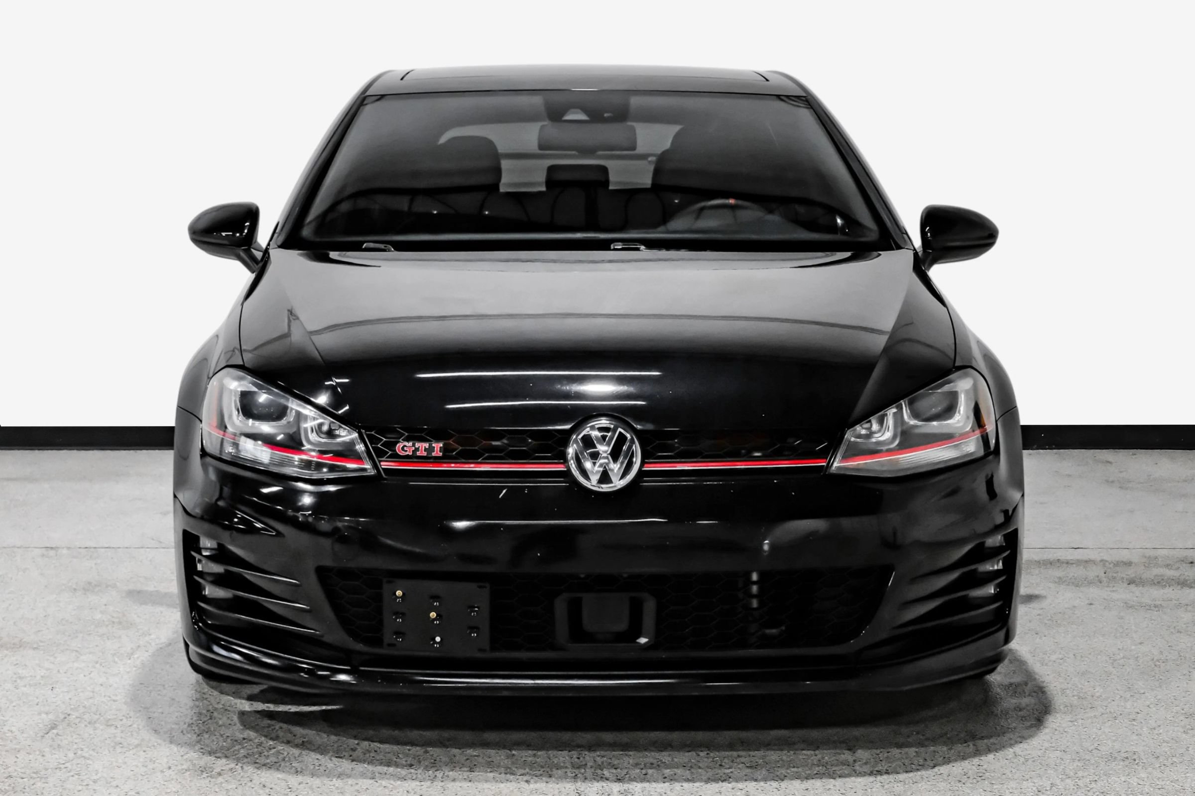 Used 2016 Volkswagen GTI SE FWD image 3