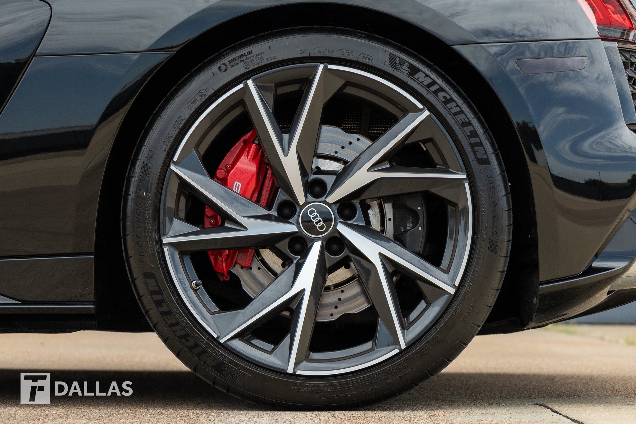 Used 2021 Audi R8 V10 w/ Premium Package RWD image 9
