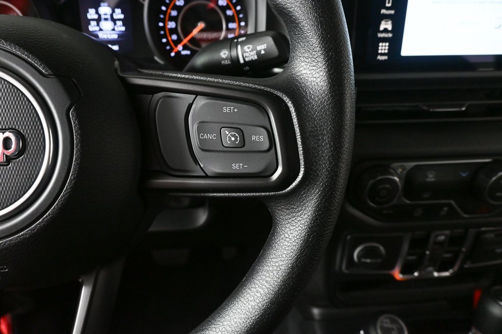 Used 2025 Jeep Gladiator Sport image 10