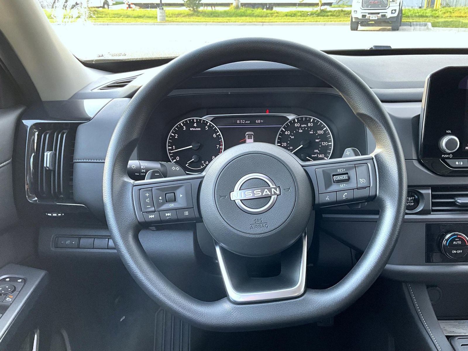 New 2025 Nissan Pathfinder S image 14