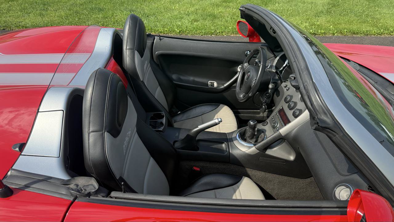 Used 2008 Pontiac Solstice Convertible w/ Premium Package RWD image 24
