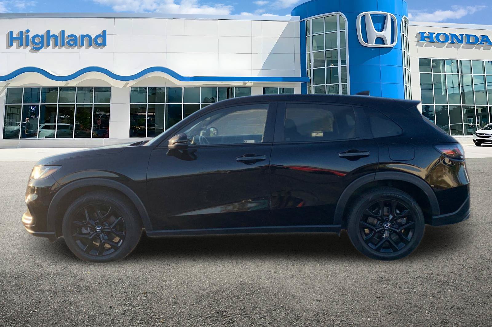 Used 2024 Honda HR-V Sport image 2