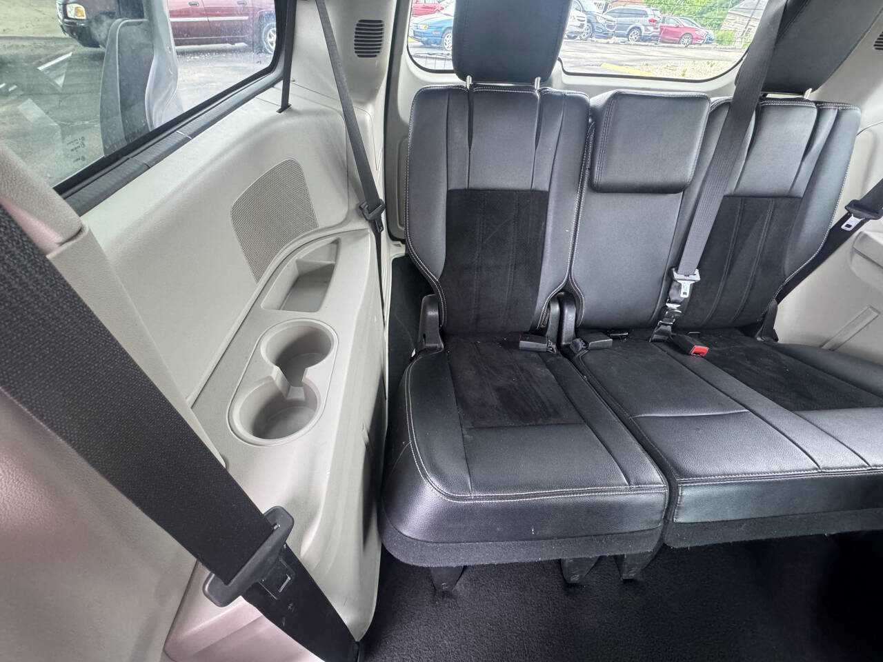 Used 2018 Dodge Grand Caravan SXT FWD image 32