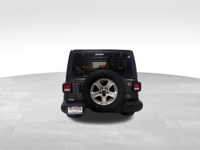 Used 2022 Jeep Wrangler Unlimited Sport AWD/4WD image 8