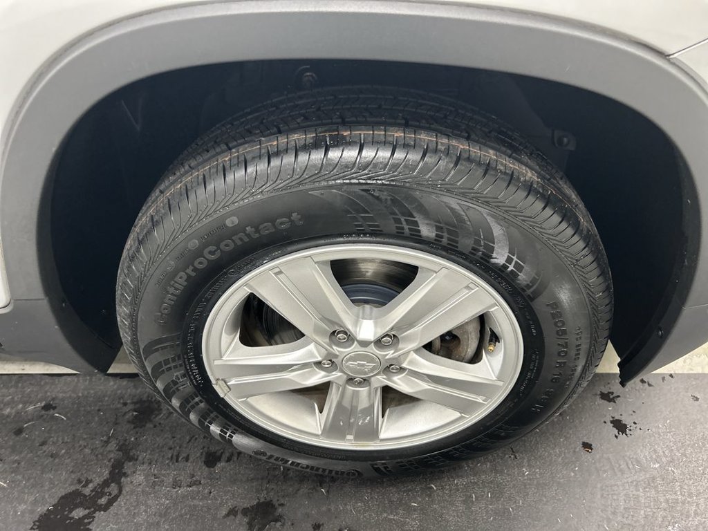 Used 2020 Chevrolet Trax LS w/ Tint and Cruise Package FWD image 8