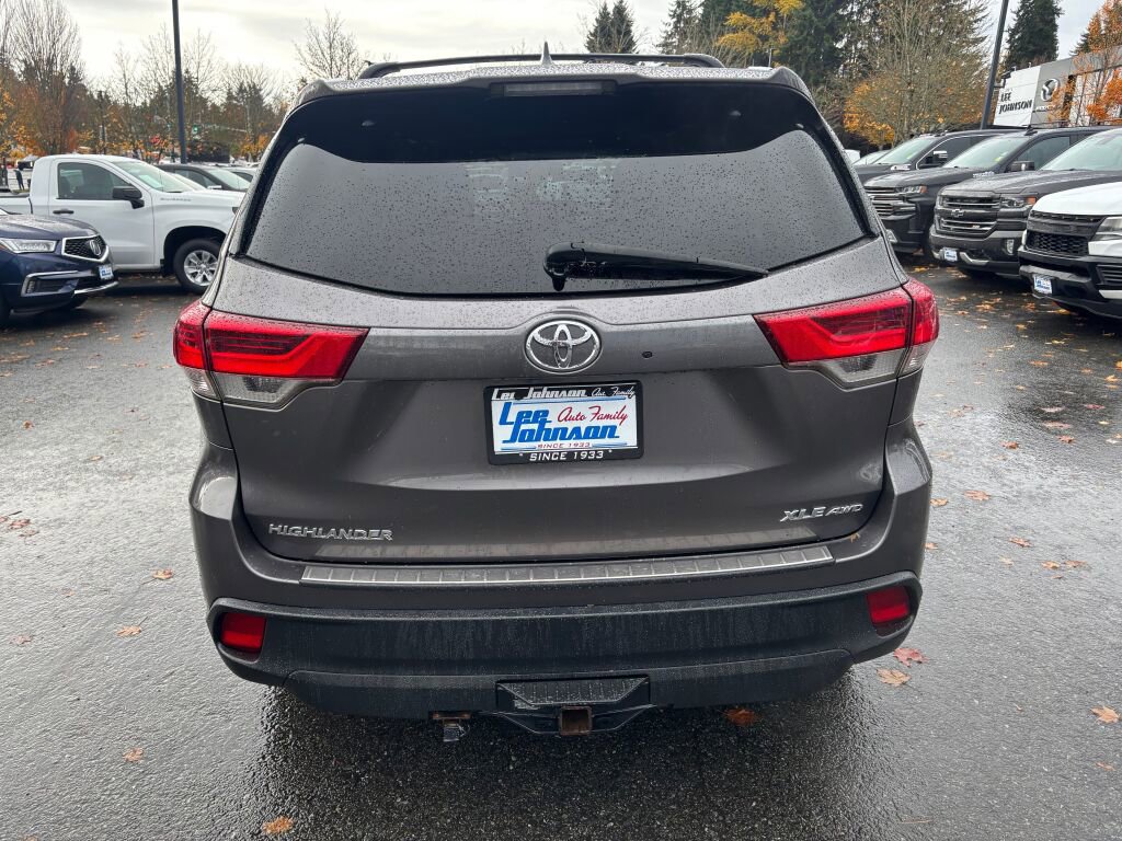 Used 2019 Toyota Highlander XLE image 6