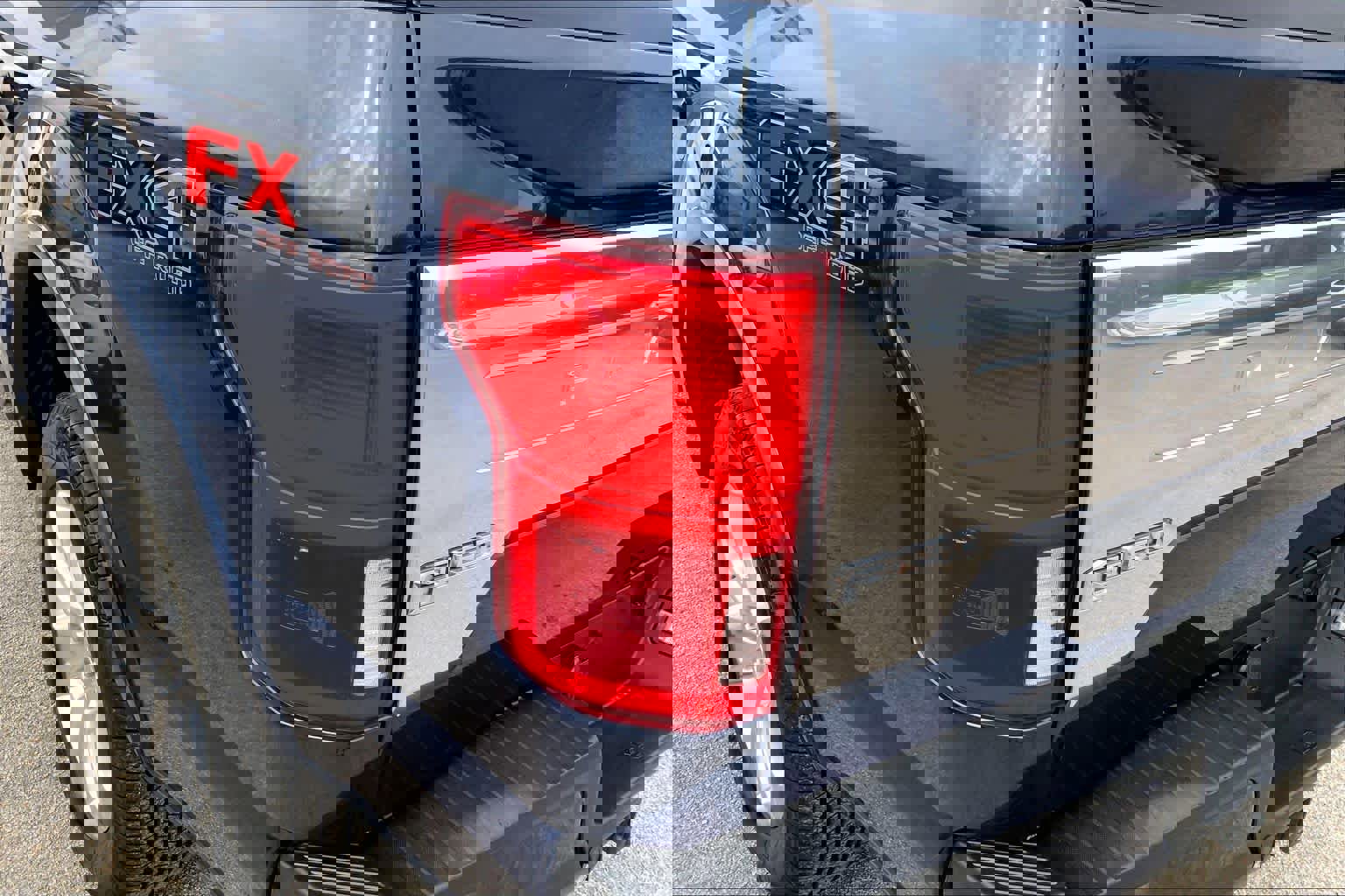 Used 2019 Ford F150 Platinum w/ Equipment Group 701A Luxury image 25