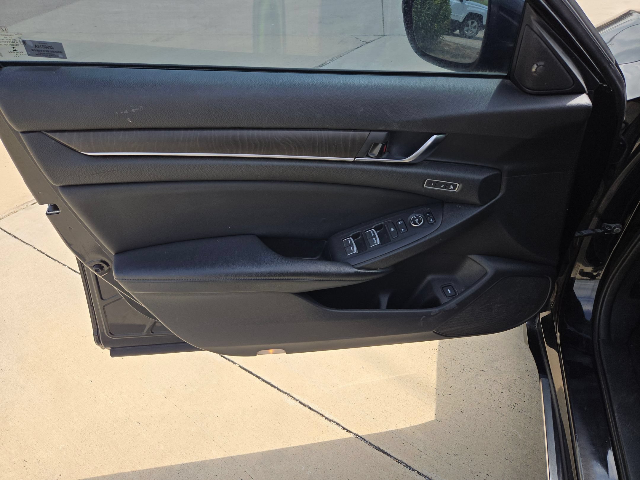 Used 2018 Honda Accord EX-L image 12