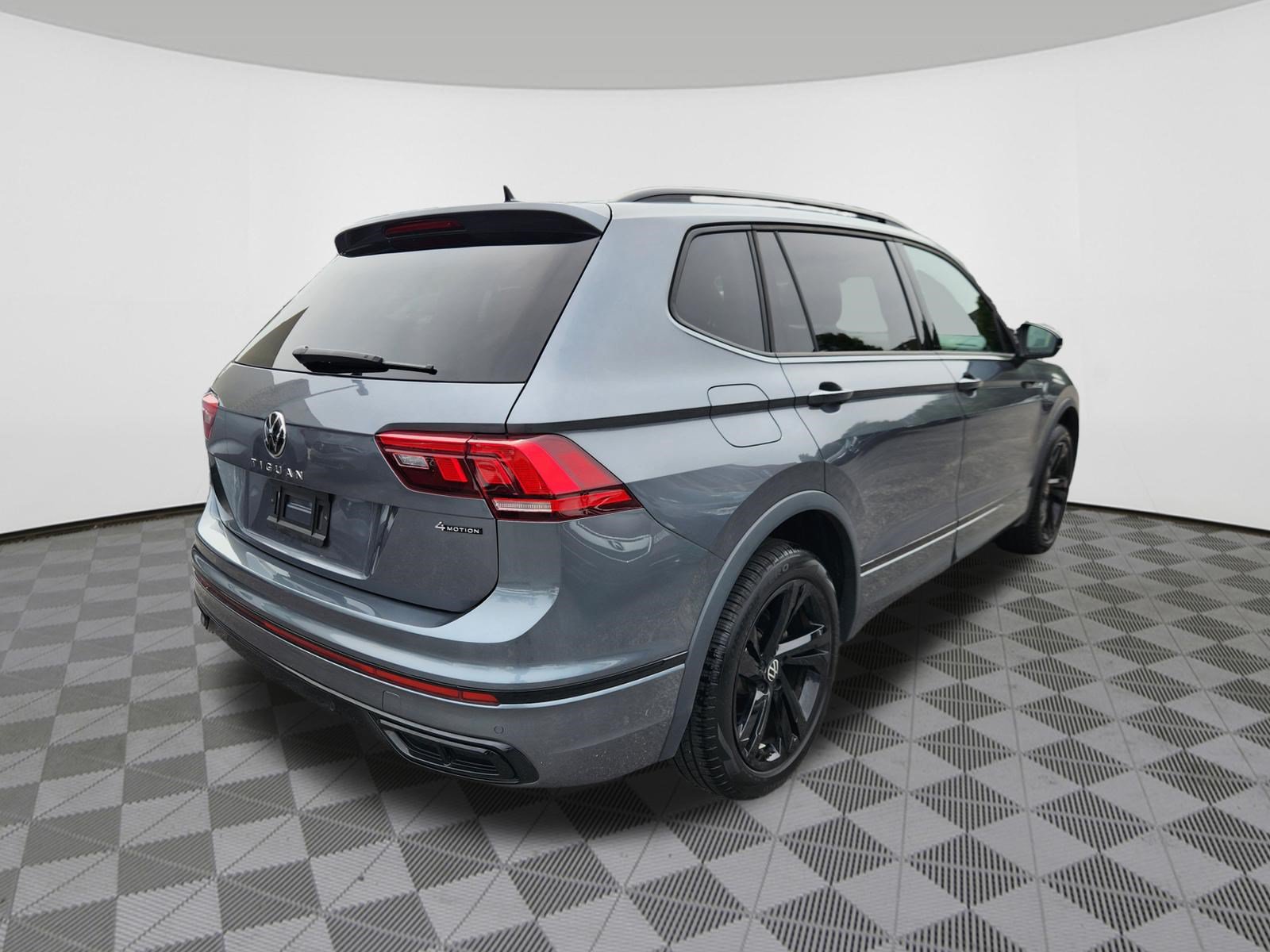 Certified 2024 Volkswagen Tiguan SE R-Line AWD/4WD image 4
