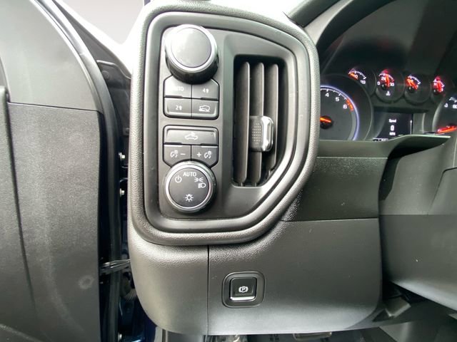 Used 2020 Chevrolet Silverado 1500 Custom w/ Custom Value Package image 18