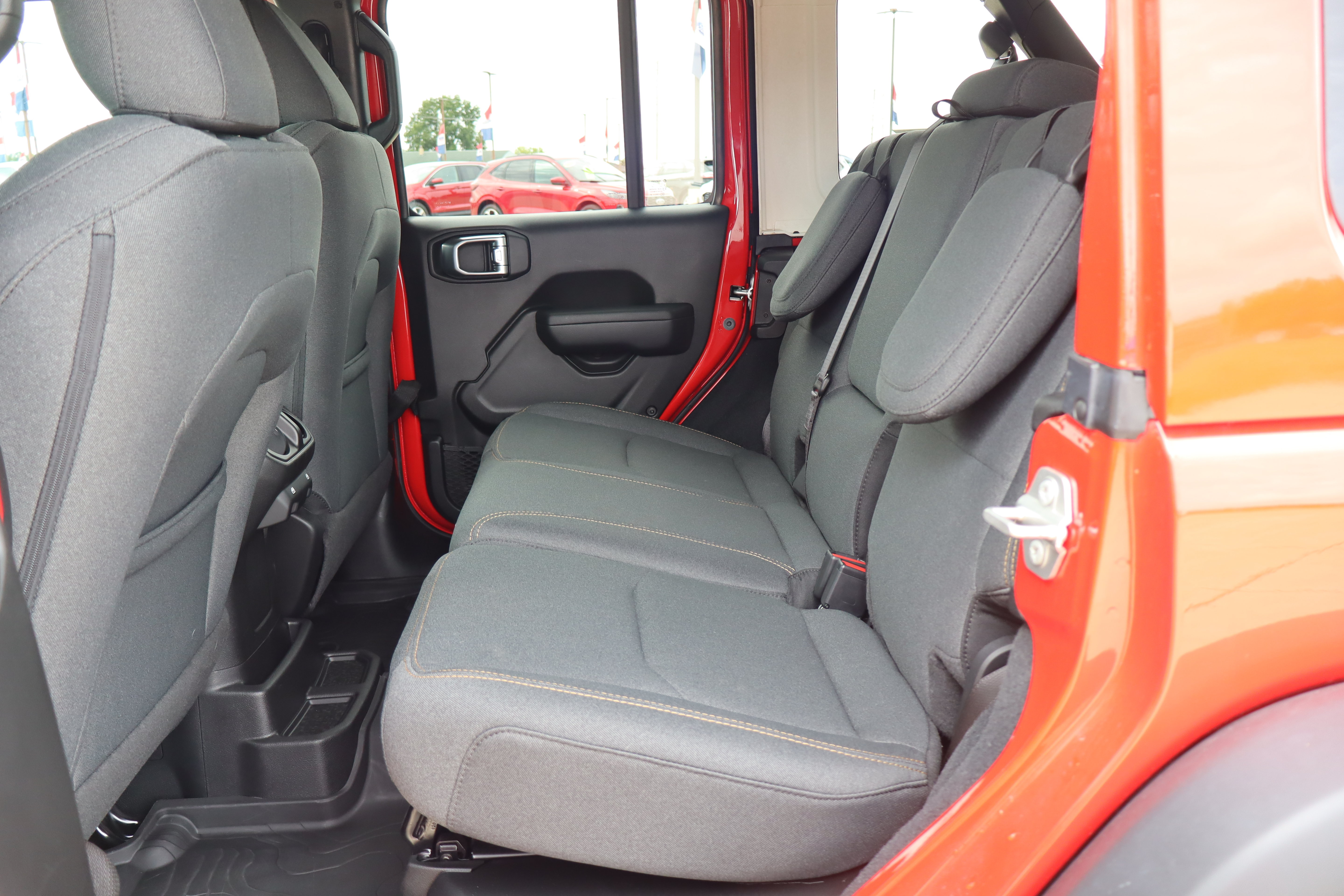 Used 2024 Jeep Wrangler Unlimited AWD/4WD image 11