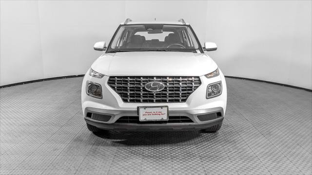 Used 2025 Hyundai Venue SEL FWD image 11