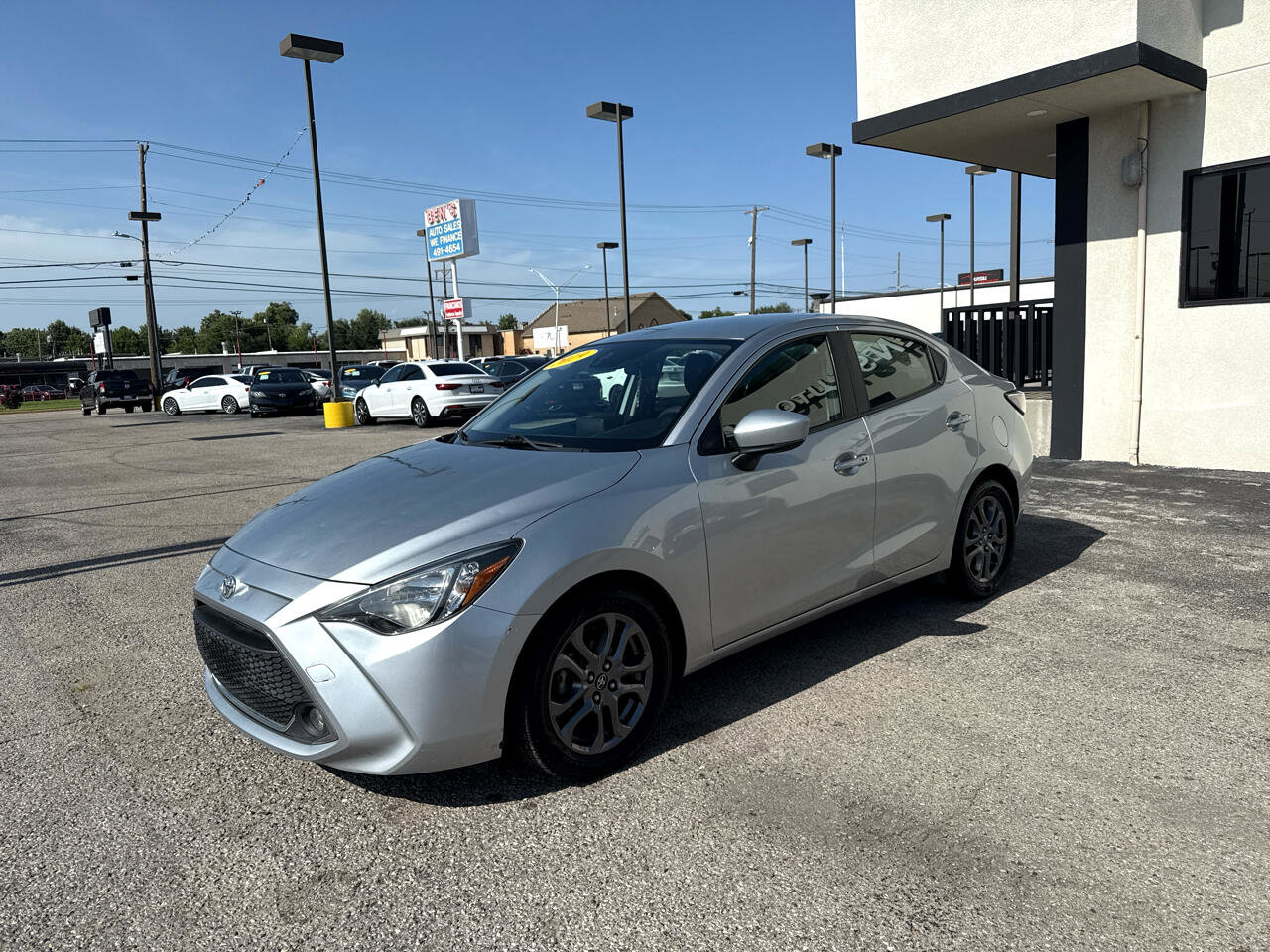Used 2019 Toyota Yaris Sedan image 2