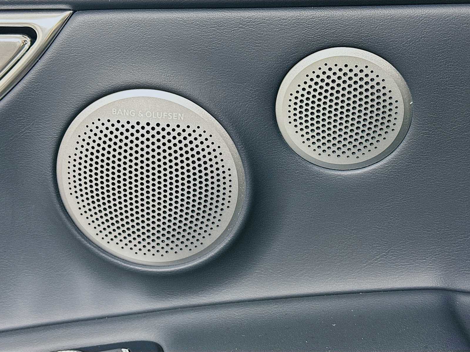 Used 2025 Genesis GV80 3.5T e-SC image 12