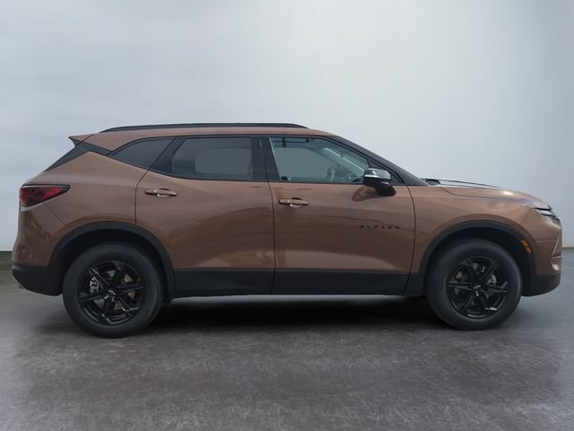 Used 2023 Chevrolet Blazer LT w/ Midnight/Sport Edition FWD image 6