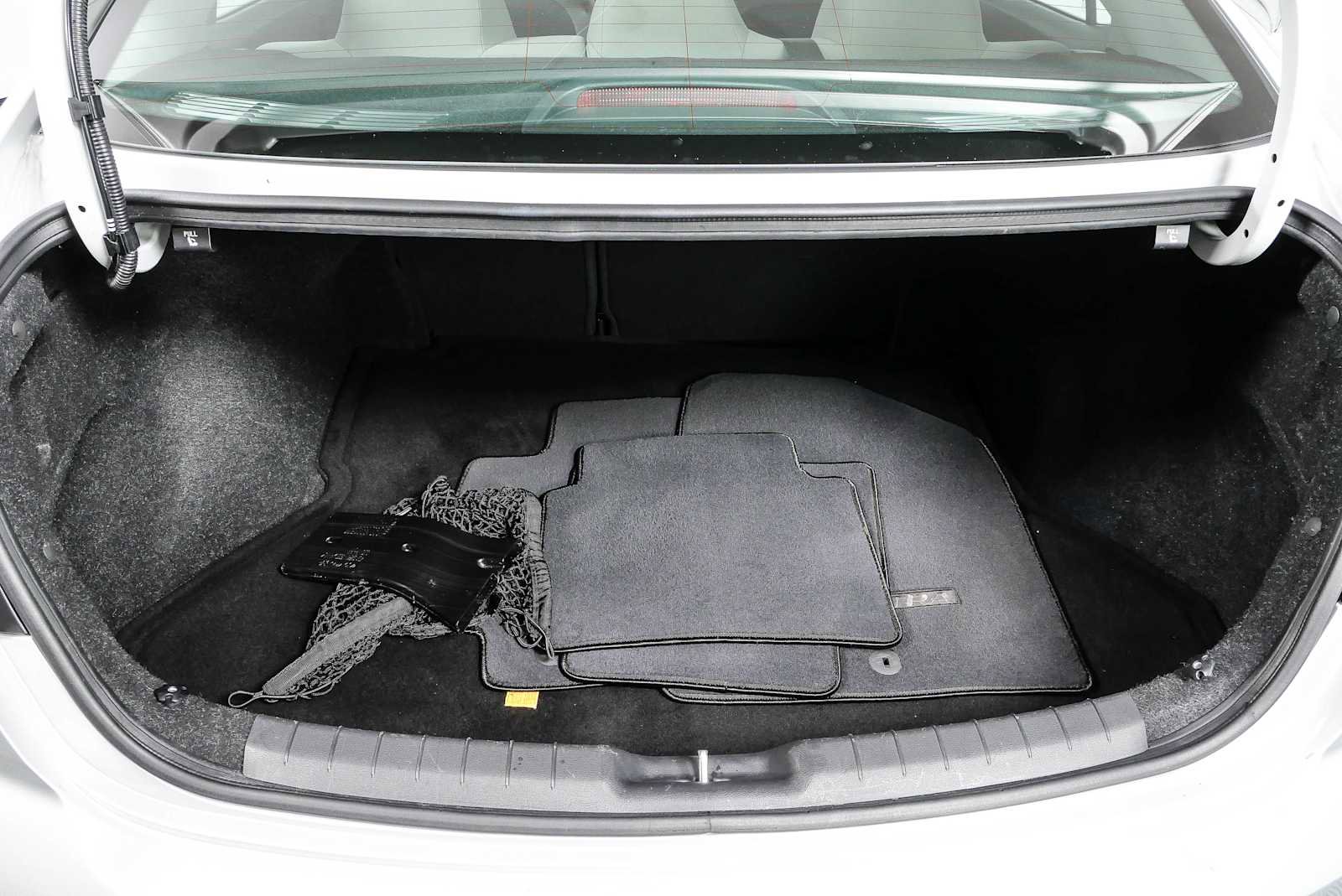 Used 2019 Hyundai Elantra SE w/ Winter Weather Package FWD image 28