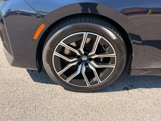 Used 2025 BMW 740i xDrive w/ Premium Package AWD/4WD image 7