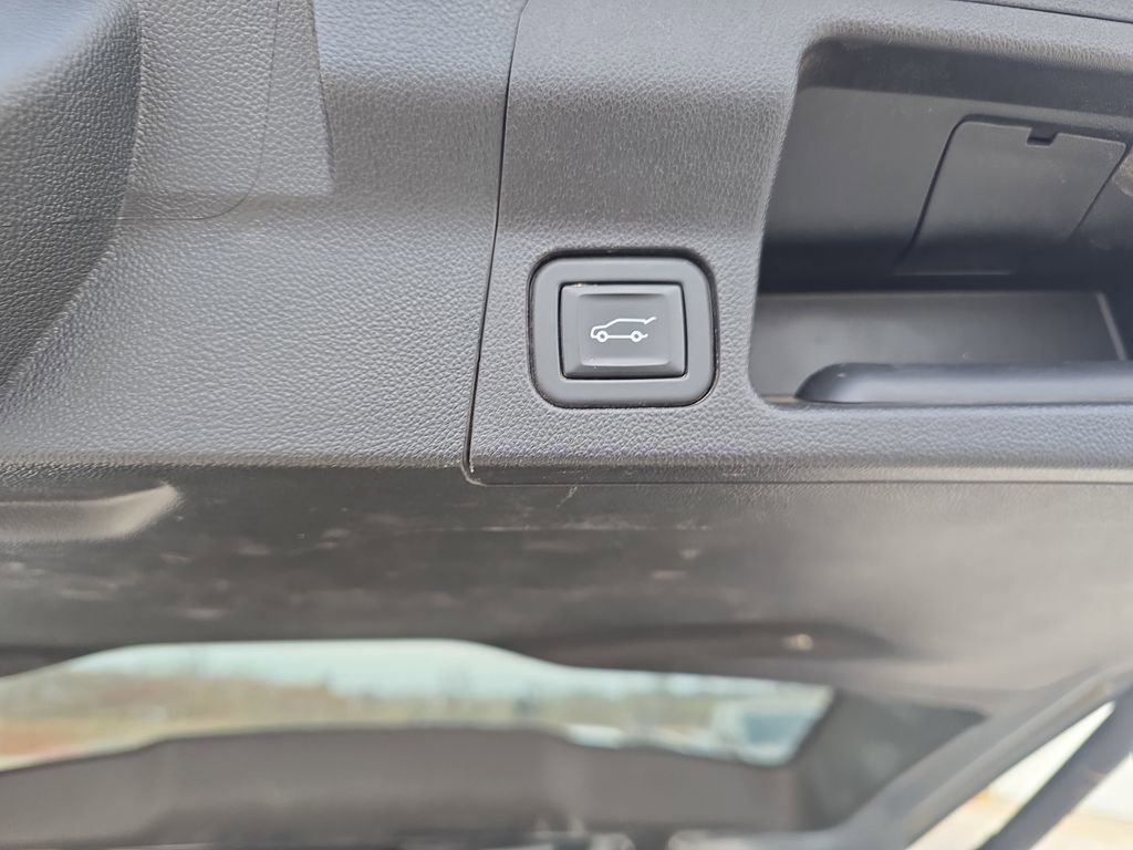 Used 2023 GMC Acadia AT4 AWD/4WD image 14