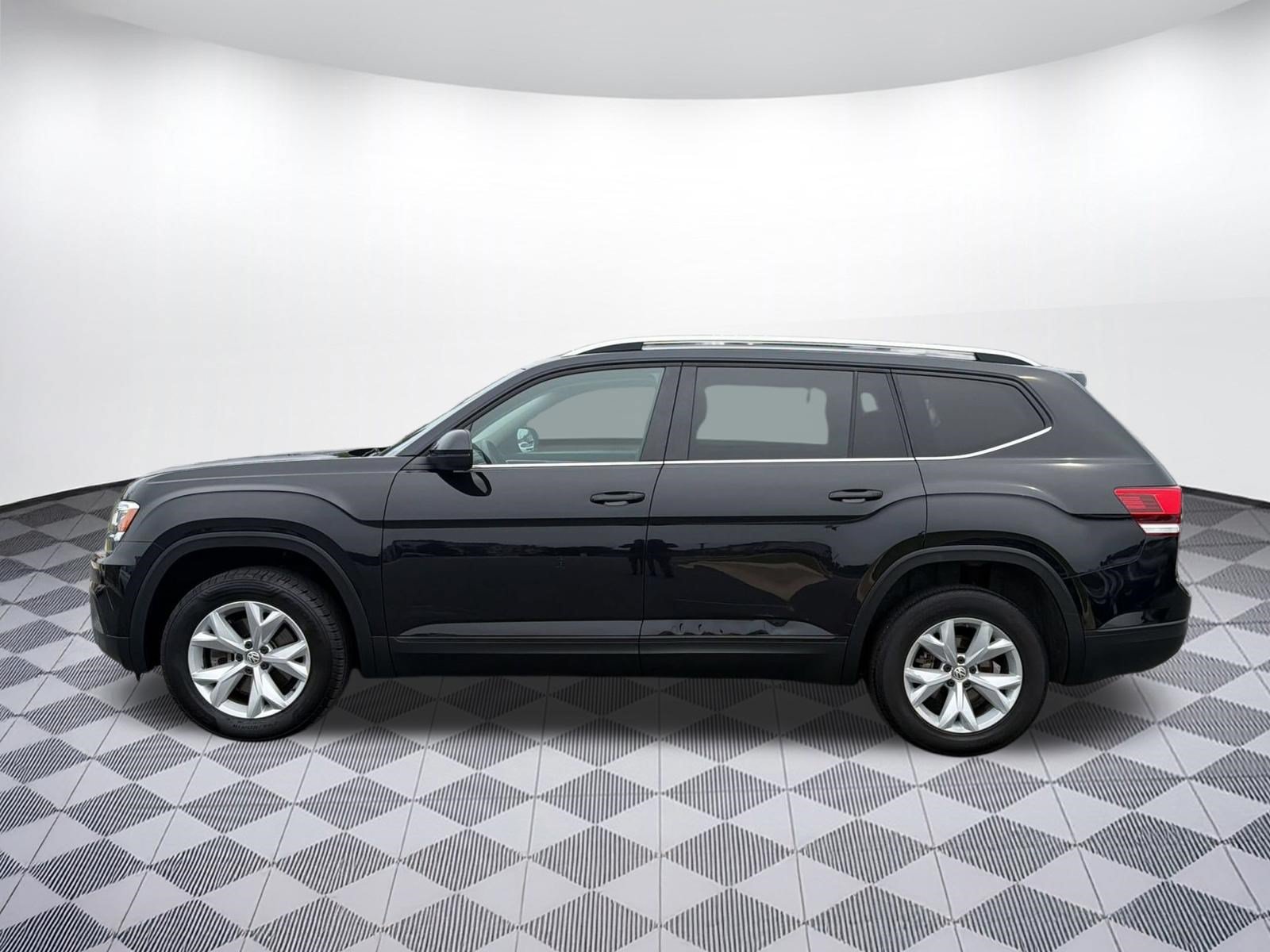 Used 2019 Volkswagen Atlas S FWD image 2