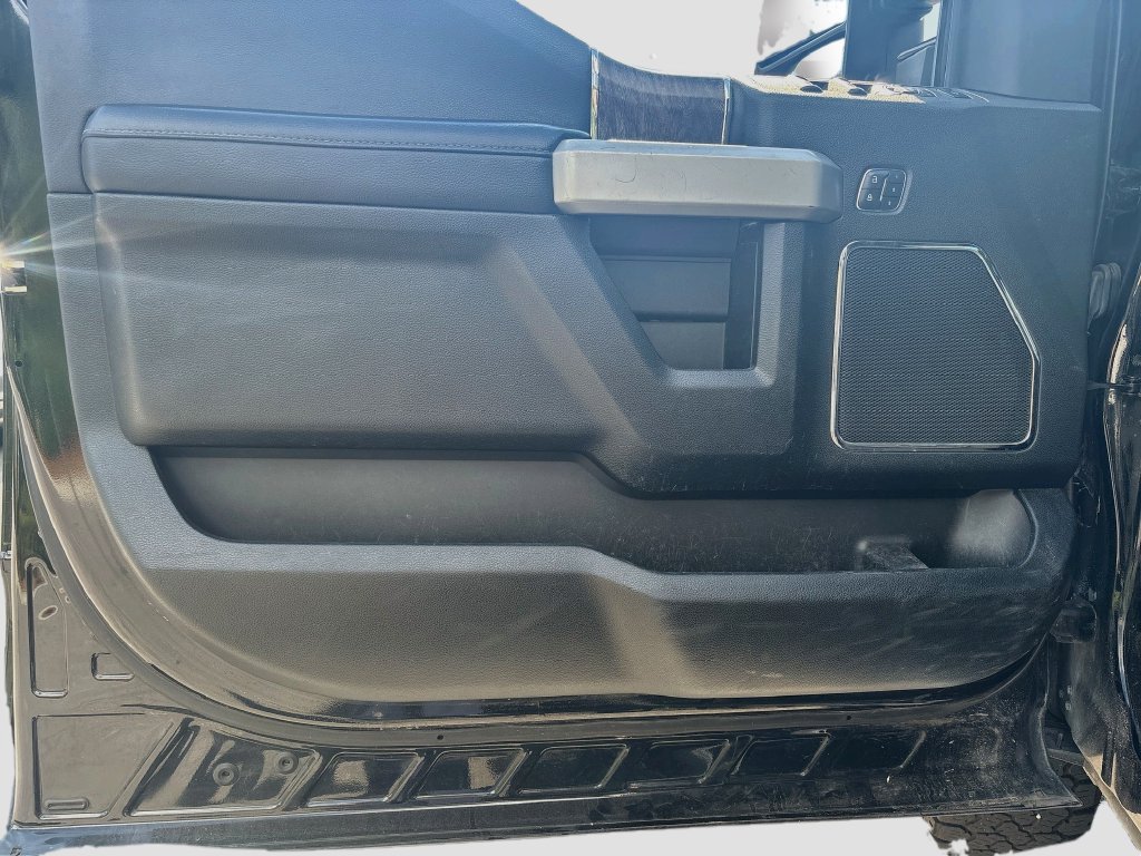 Used 2018 Ford F250 Lariat w/ Lariat Value Package AWD/4WD image 31