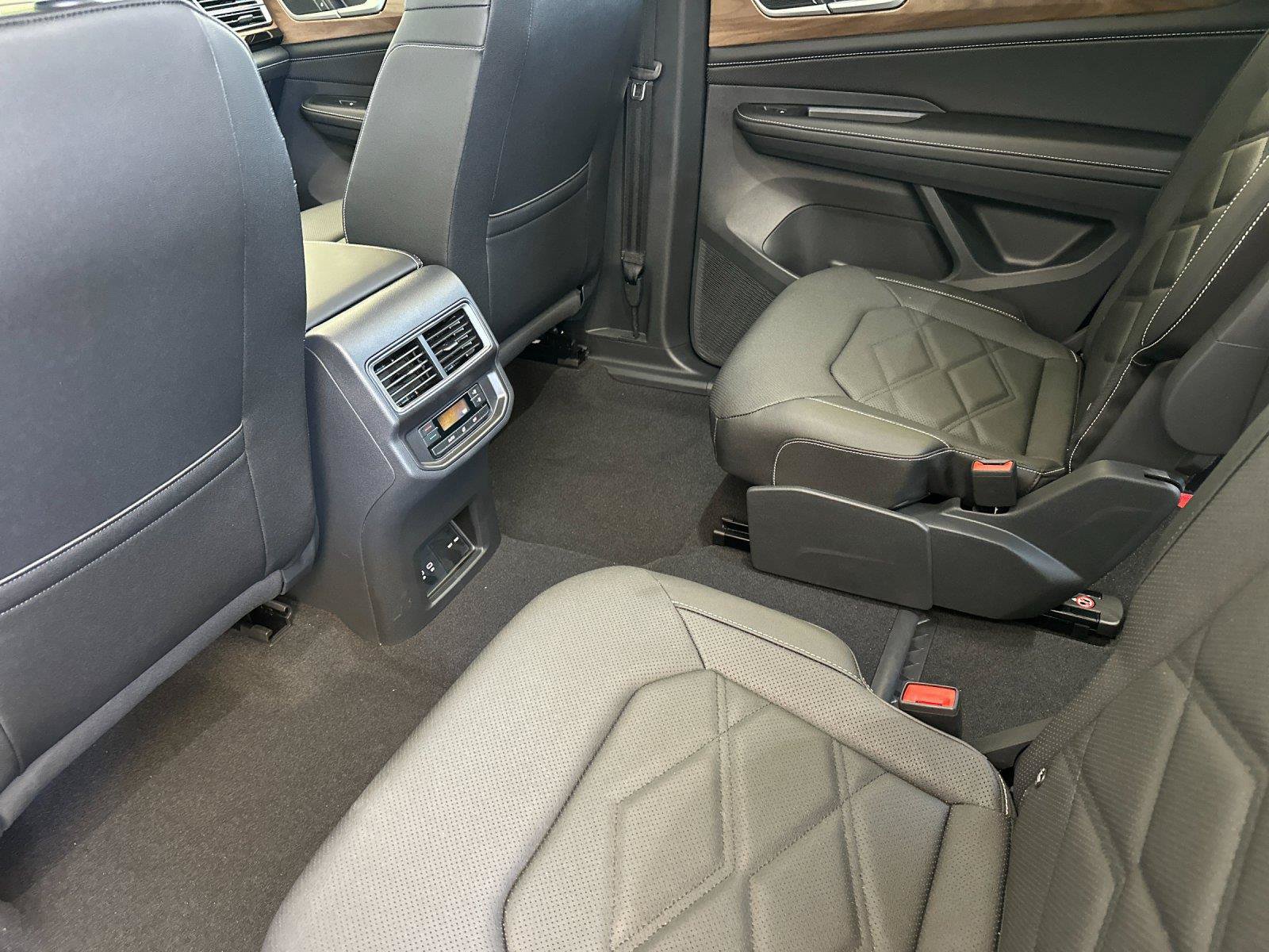 New 2026 Volkswagen Atlas SE AWD/4WD image 11