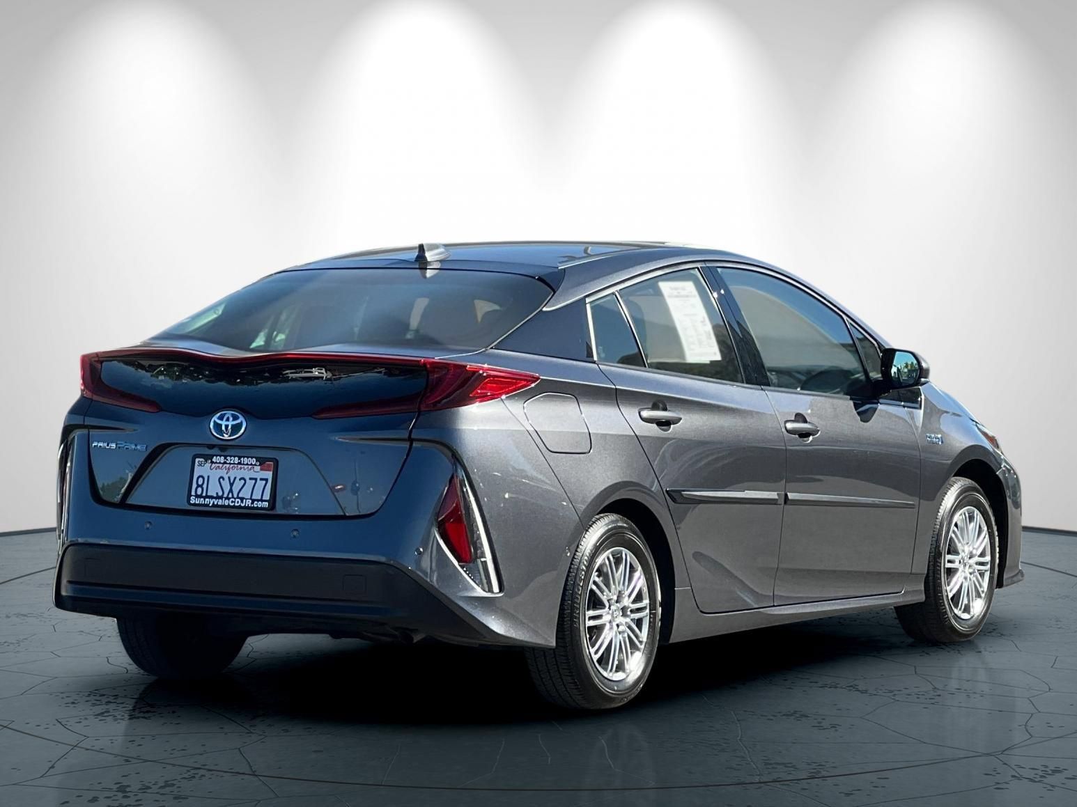Used 2019 Toyota Prius Prime Advanced FWD image 4