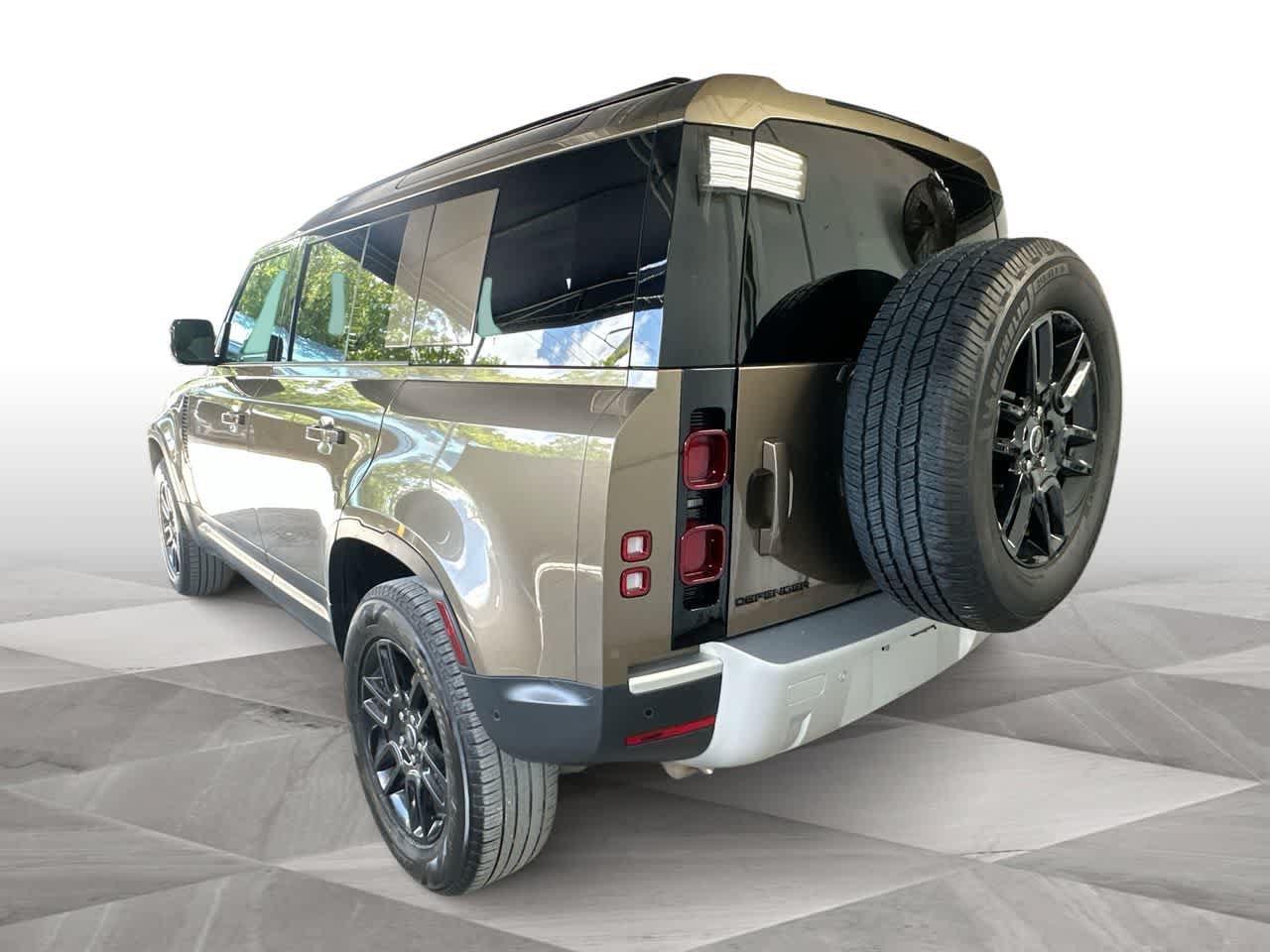 Used 2025 Land Rover Defender 110 S AWD/4WD image 6